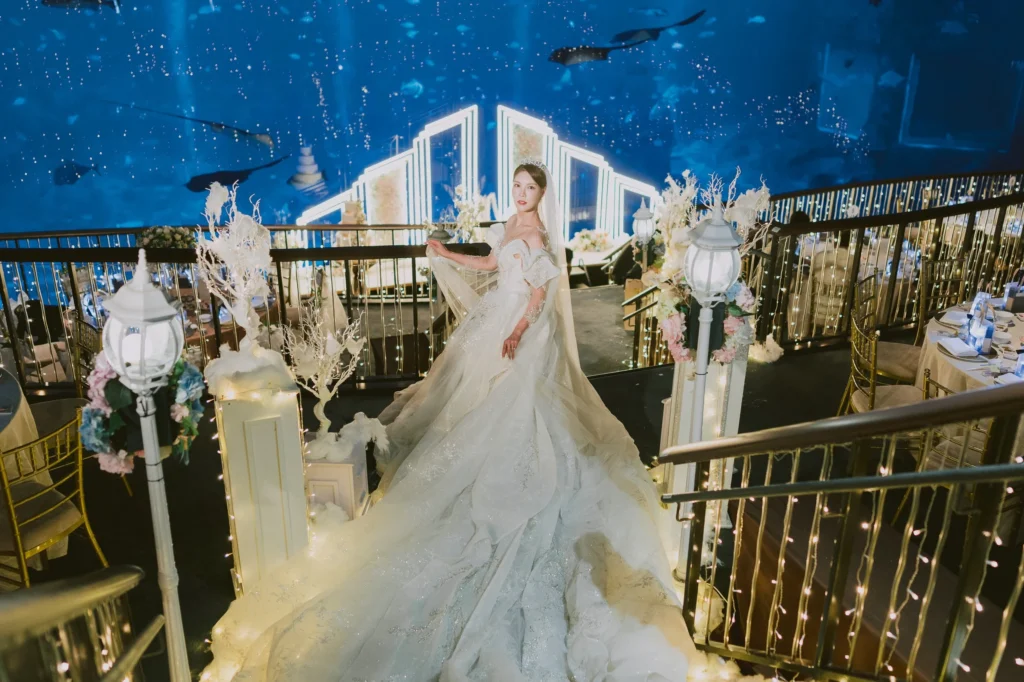 sea aquarium wedding